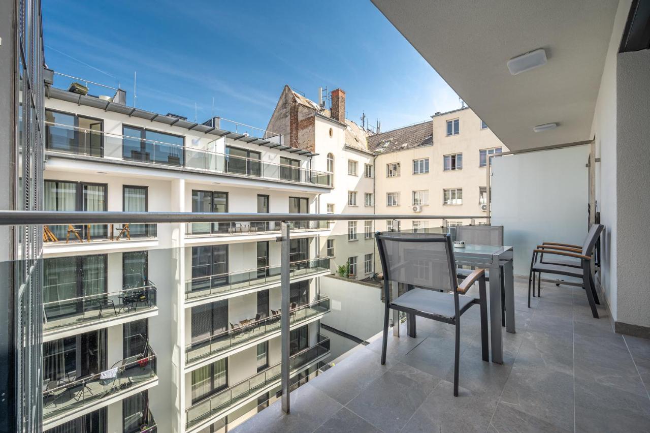 Luxury W Balcony Next To Andrassy Road