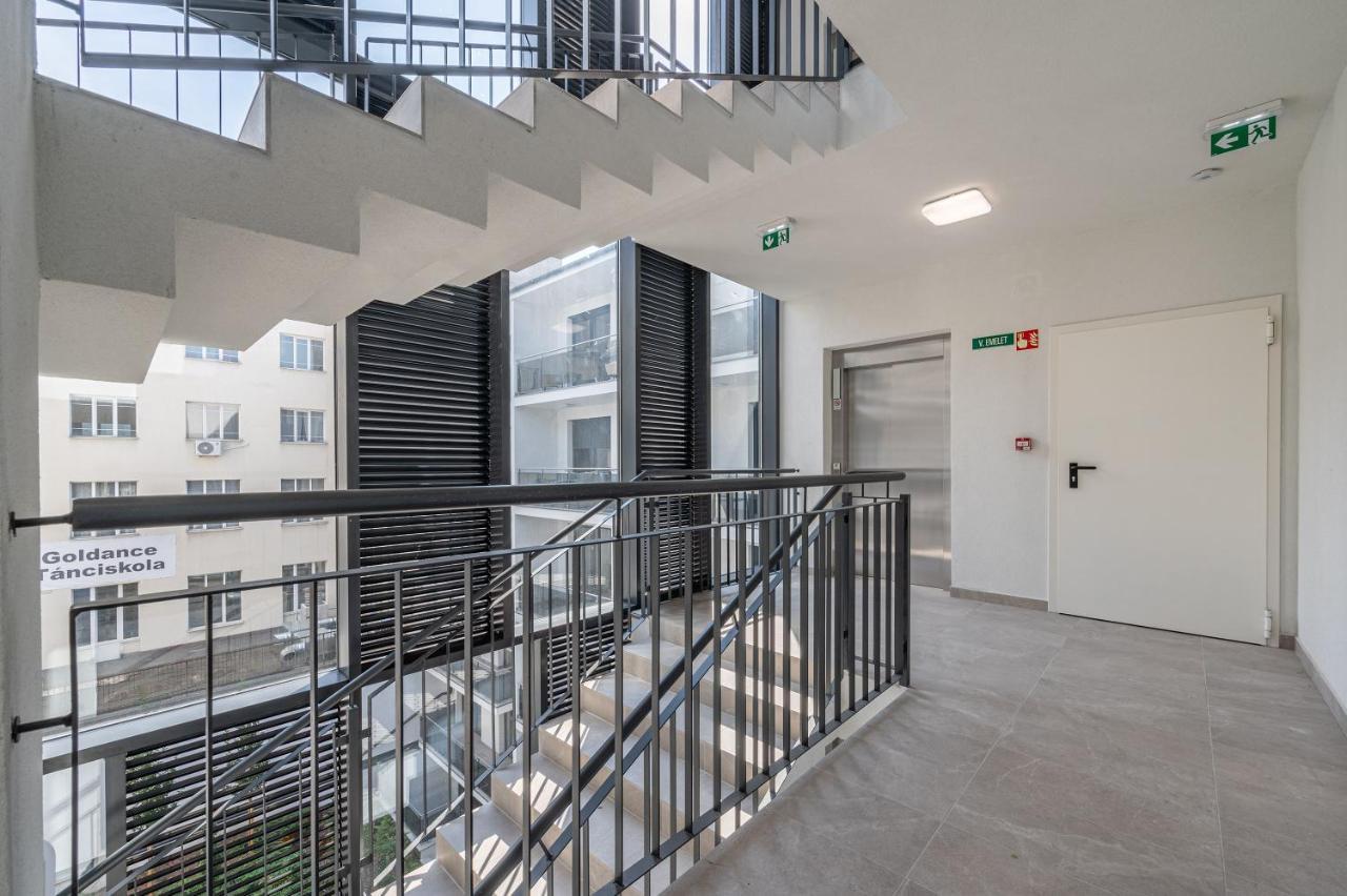 Luxury W Balcony Next To Andrassy Road Budapest